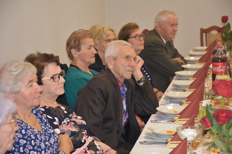  Zobaczcie, jaką w Kurzeszynie przygotowano niespodziankę dla seniorów 