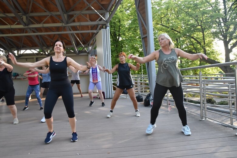  Zumba fitness integruje mszczonowian 