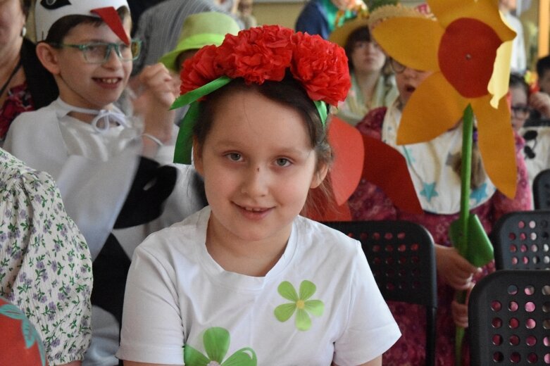 „Nie do pary”, ale razem. Pokaz mody z przesłaniem w SOSW w Skierniewicach 