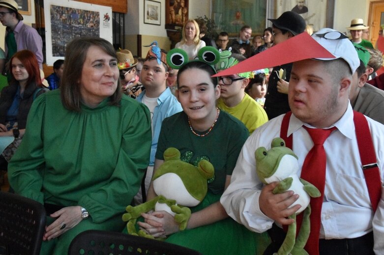  „Nie do pary”, ale razem. Pokaz mody z przesłaniem w SOSW w Skierniewicach  