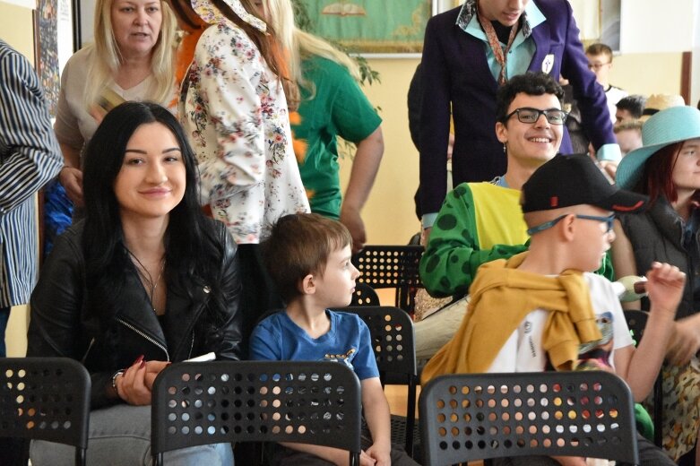  „Nie do pary”, ale razem. Pokaz mody z przesłaniem w SOSW w Skierniewicach  