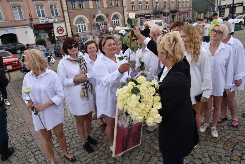  „Zobacz więcej” z przystankiem w Skierniewicach 