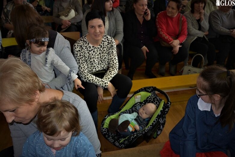   W Guzowie uśmiechem połączyli pokolenia 