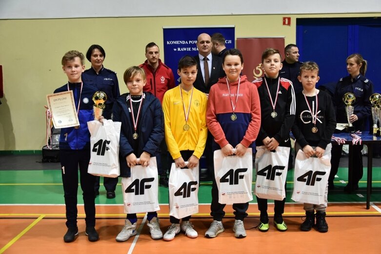  Na boisku rywalizowali o Puchar Komendanta  