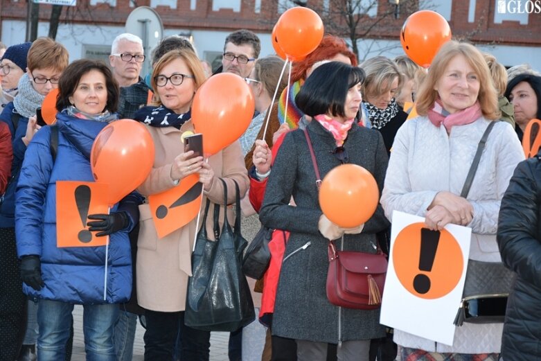  Żyrardowscy nauczyciele wyszli na ulice 