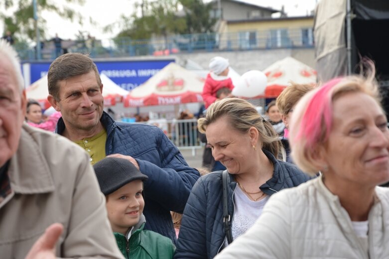  Występowały po Sławomirze, a przed Don Vasylem. Było kolorowo 