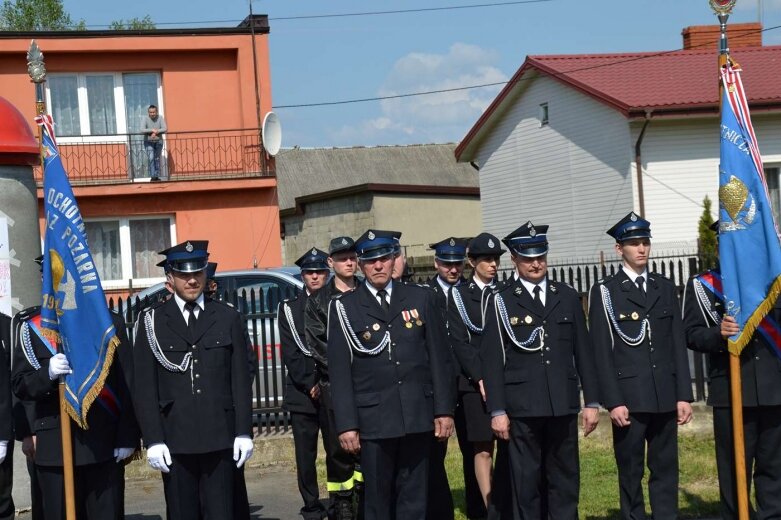  Uroczystości strażackie i przekazanie auta w OSP Korytów 