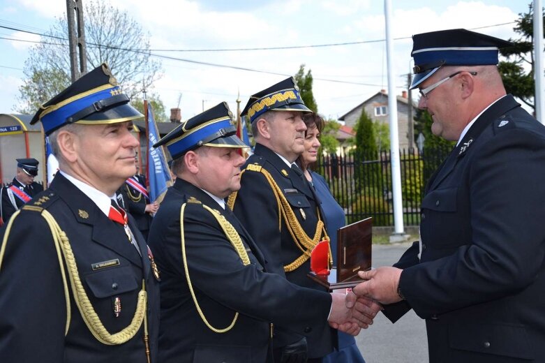  Uroczystości strażackie i przekazanie auta w OSP Korytów 