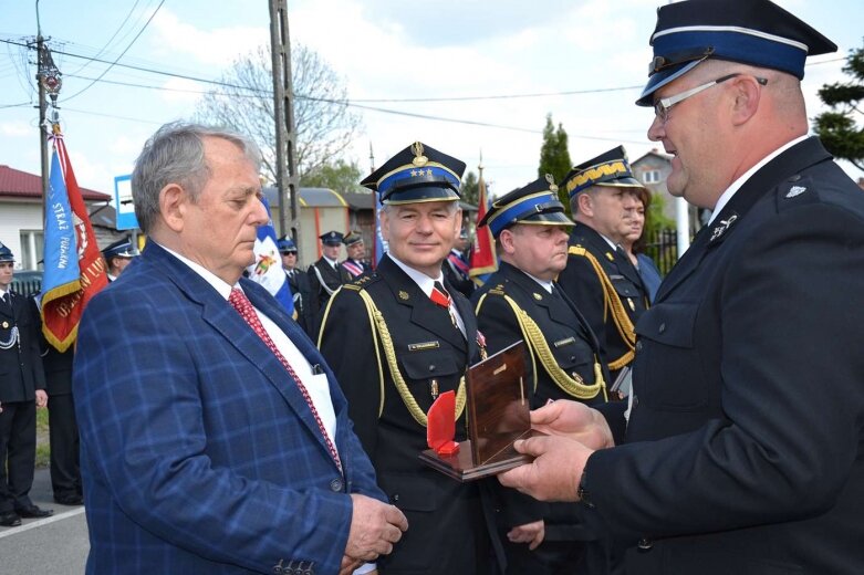  Uroczystości strażackie i przekazanie auta w OSP Korytów 
