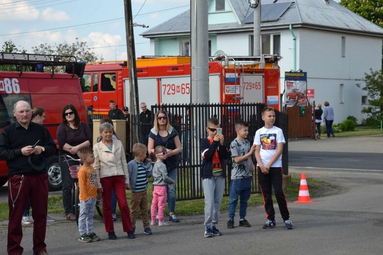  Uroczystości strażackie i przekazanie auta w OSP Korytów 