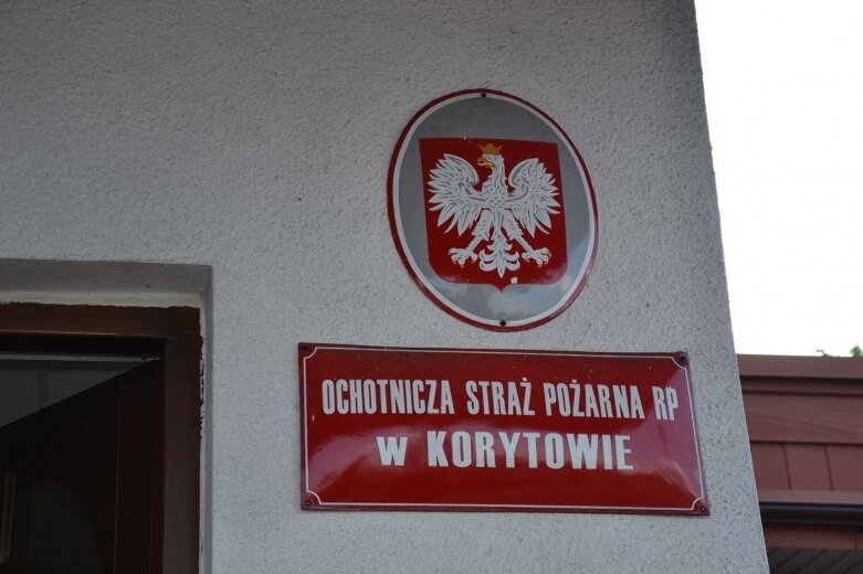  Uroczystości strażackie i przekazanie auta w OSP Korytów 