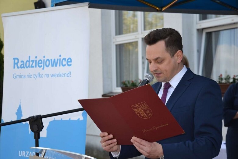  Uroczystości strażackie i przekazanie auta w OSP Korytów 
