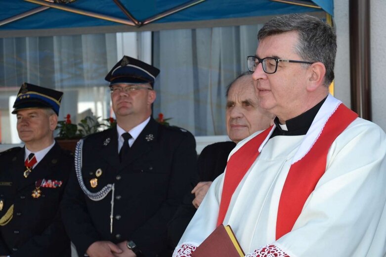  Uroczystości strażackie i przekazanie auta w OSP Korytów 