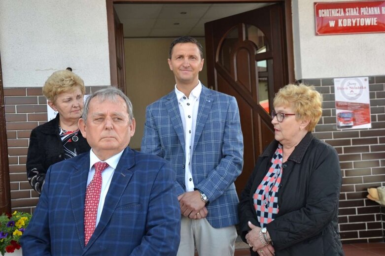  Uroczystości strażackie i przekazanie auta w OSP Korytów 
