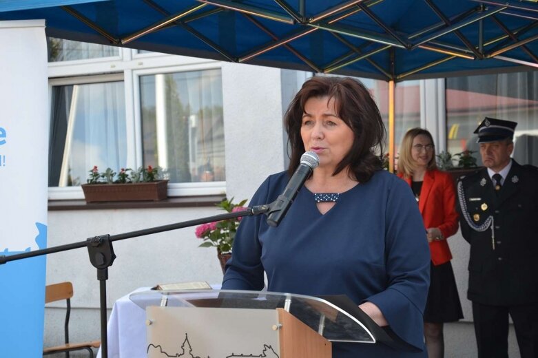  Uroczystości strażackie i przekazanie auta w OSP Korytów 