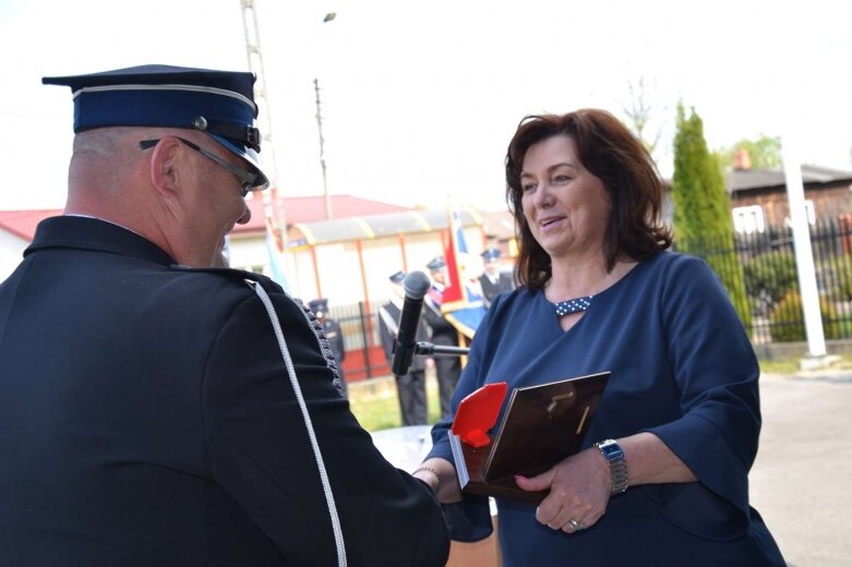  Uroczystości strażackie i przekazanie auta w OSP Korytów 