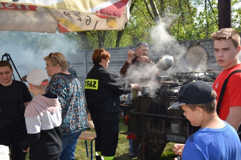  Uroczystości strażackie i przekazanie auta w OSP Korytów 