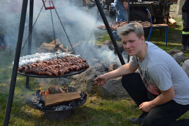  Uroczystości strażackie i przekazanie auta w OSP Korytów 