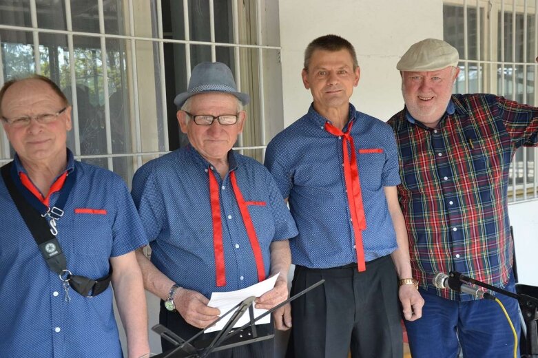  Uroczystości strażackie i przekazanie auta w OSP Korytów 