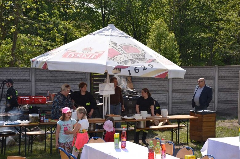  Uroczystości strażackie i przekazanie auta w OSP Korytów 