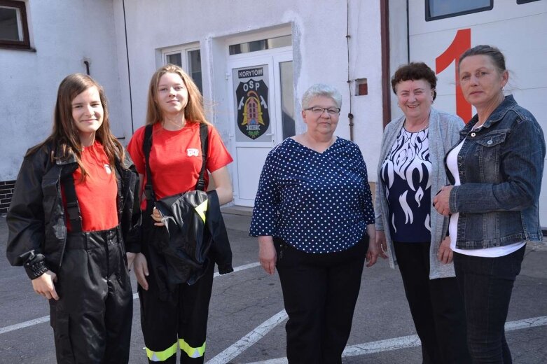  Uroczystości strażackie i przekazanie auta w OSP Korytów 