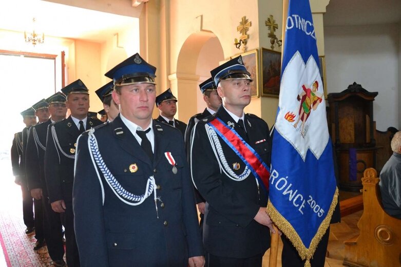  Uroczystości strażackie i przekazanie auta w OSP Korytów 