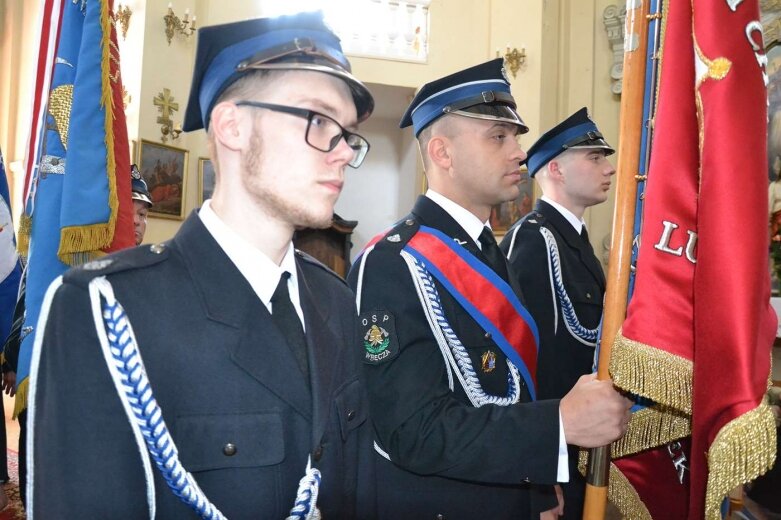 Uroczystości strażackie i przekazanie auta w OSP Korytów 