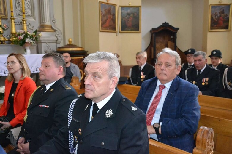  Uroczystości strażackie i przekazanie auta w OSP Korytów 