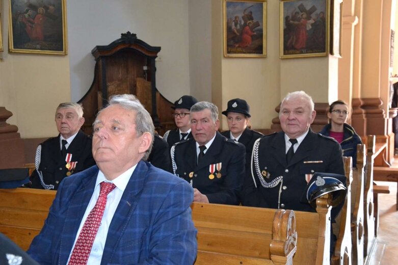  Uroczystości strażackie i przekazanie auta w OSP Korytów 