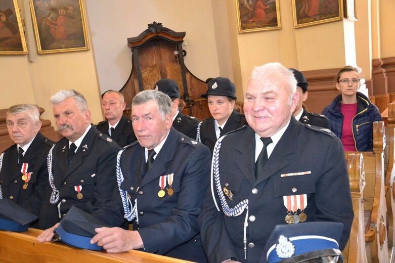  Uroczystości strażackie i przekazanie auta w OSP Korytów 
