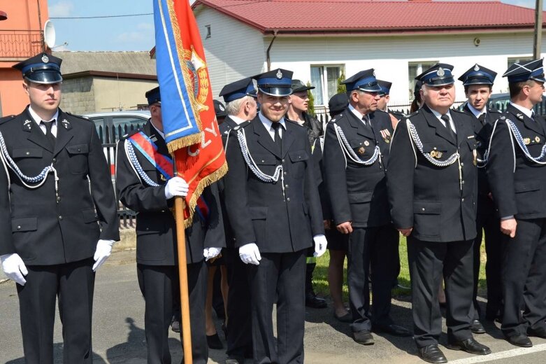  Uroczystości strażackie i przekazanie auta w OSP Korytów 