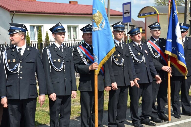 Uroczystości strażackie i przekazanie auta w OSP Korytów 