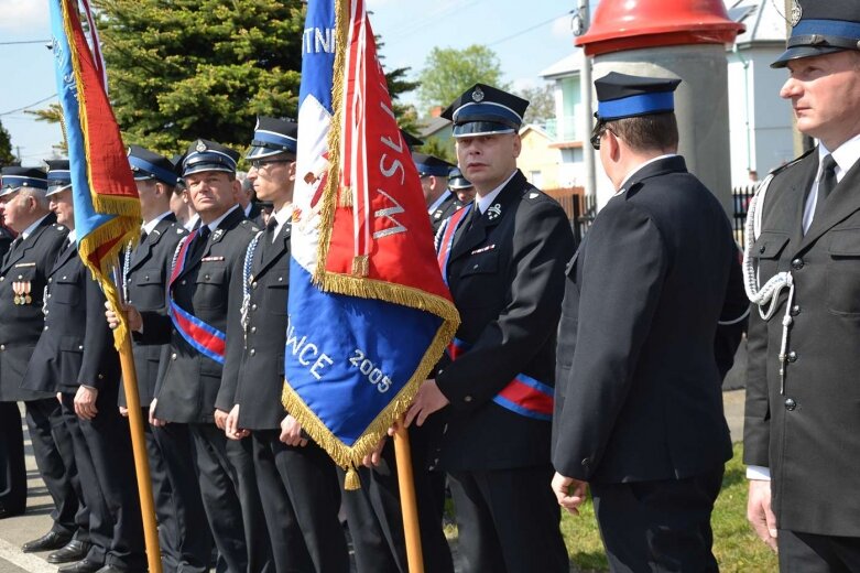  Uroczystości strażackie i przekazanie auta w OSP Korytów 