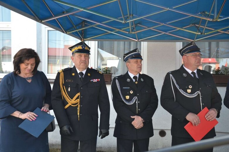  Uroczystości strażackie i przekazanie auta w OSP Korytów 