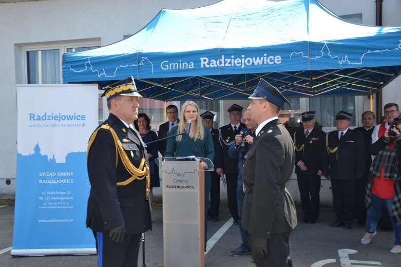  Uroczystości strażackie i przekazanie auta w OSP Korytów 