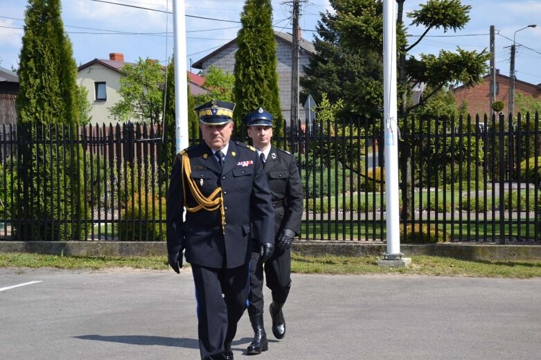  Uroczystości strażackie i przekazanie auta w OSP Korytów 