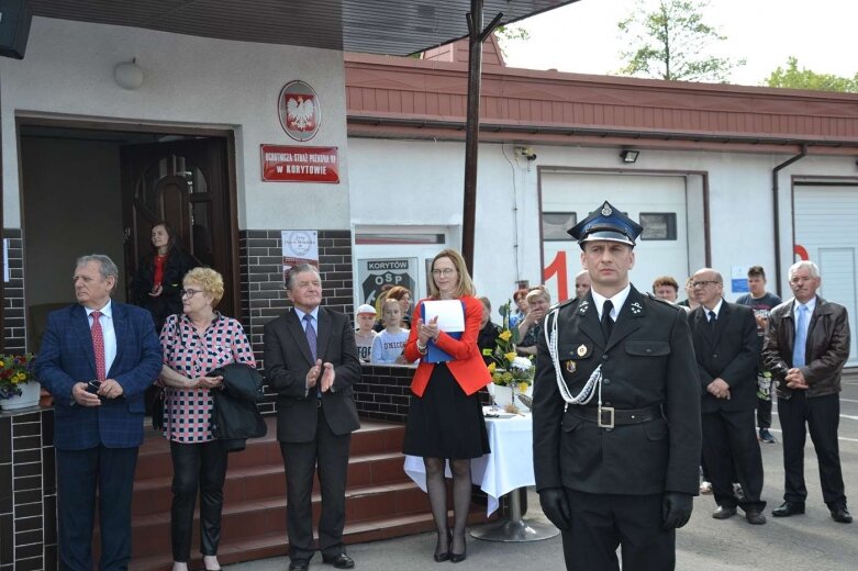  Uroczystości strażackie i przekazanie auta w OSP Korytów 