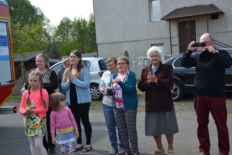  Uroczystości strażackie i przekazanie auta w OSP Korytów 