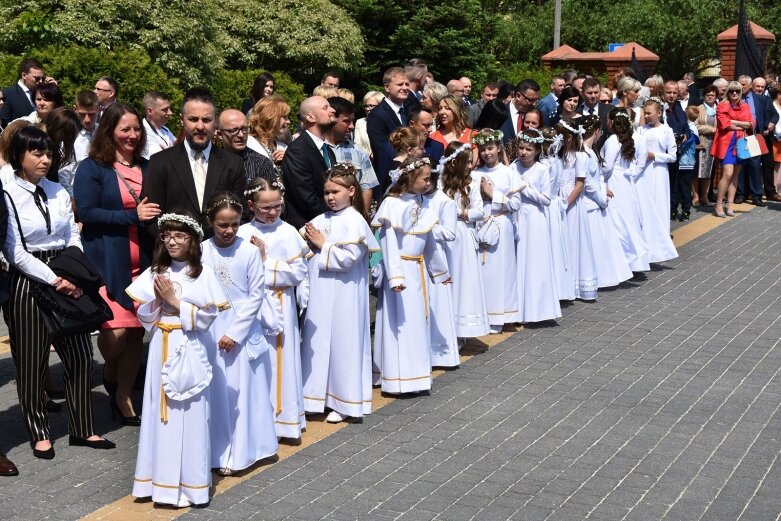  Komunia w parafii na osiedlu Zadębie 