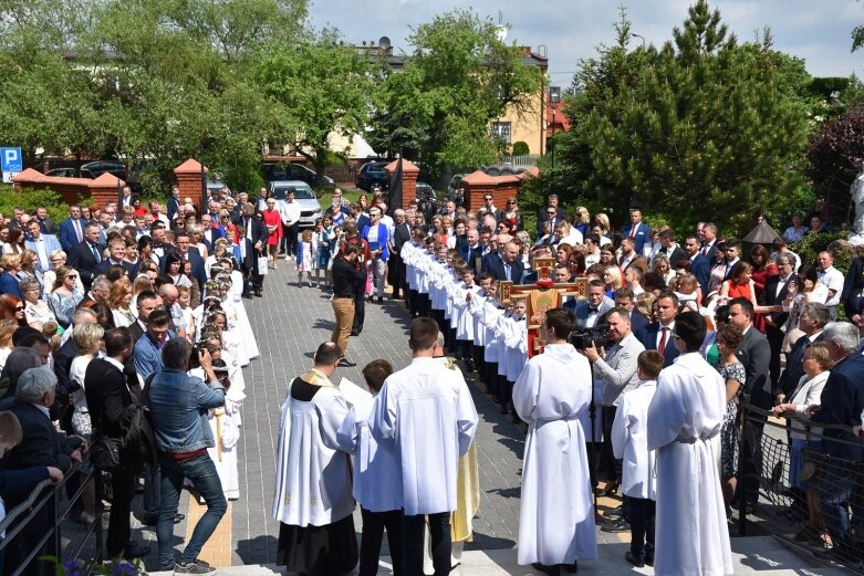  Komunia w parafii na osiedlu Zadębie 