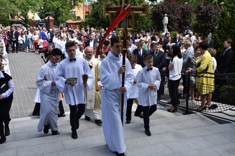  Komunia w parafii na osiedlu Zadębie 