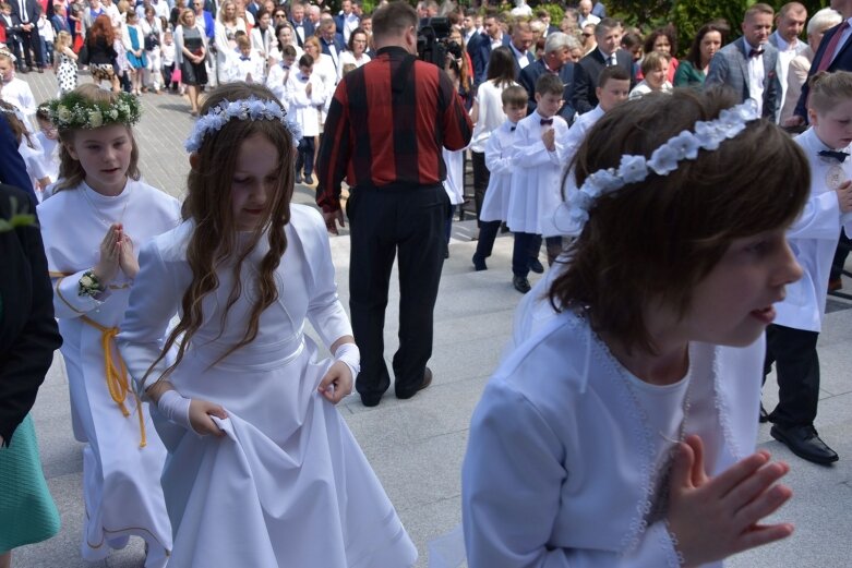  Komunia w parafii na osiedlu Zadębie 