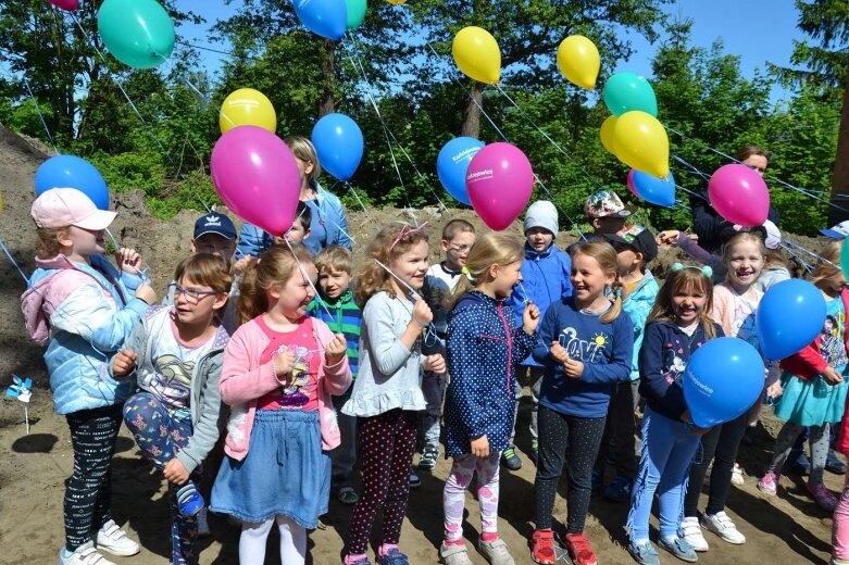  Spełnia się marzenie dzieci z gminy Radziejowice o nowym przedszkolu 