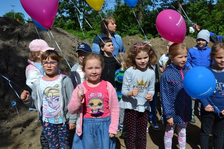  Spełnia się marzenie dzieci z gminy Radziejowice o nowym przedszkolu 