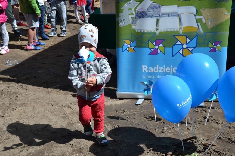  Spełnia się marzenie dzieci z gminy Radziejowice o nowym przedszkolu 