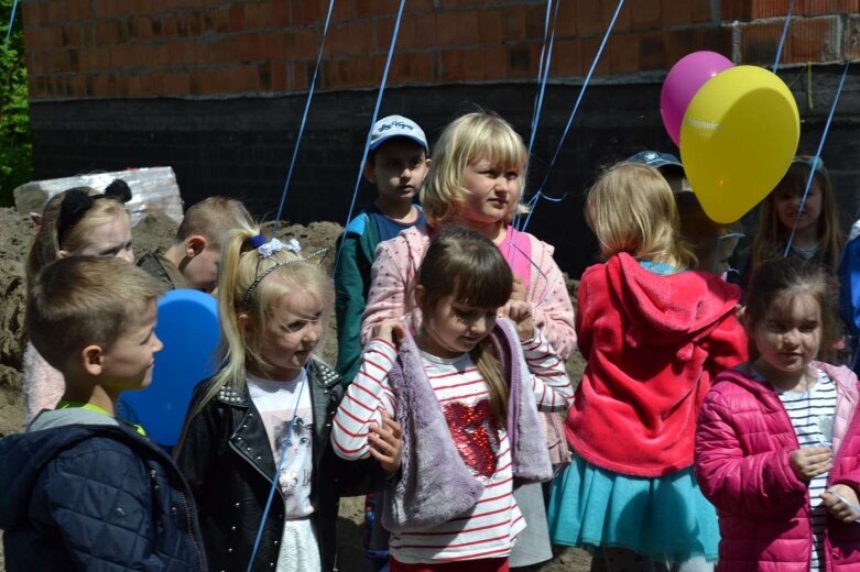  Spełnia się marzenie dzieci z gminy Radziejowice o nowym przedszkolu 