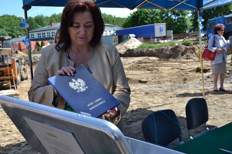  Spełnia się marzenie dzieci z gminy Radziejowice o nowym przedszkolu 