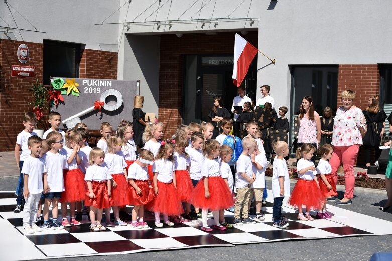  Otwarcie szkoły i przedszkola w Pukininie 