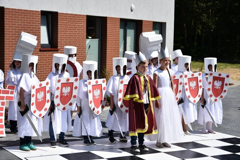  Otwarcie szkoły i przedszkola w Pukininie 