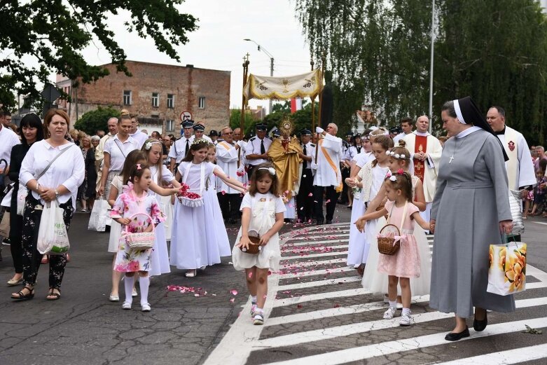  Boże Ciało 2019. Procesja do czterech ołtarzy w Rawie Mazowieckiej  